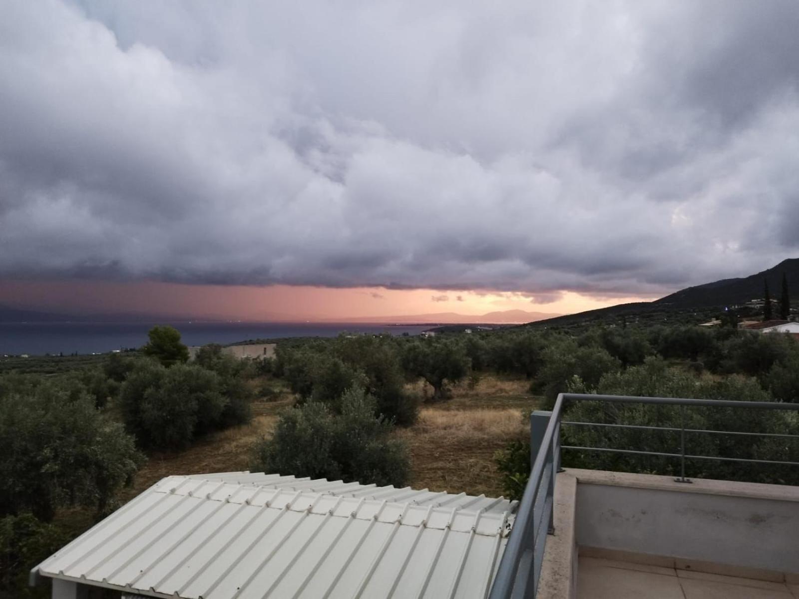 Panoramic View Summerhouse Loukissia Exterior photo
